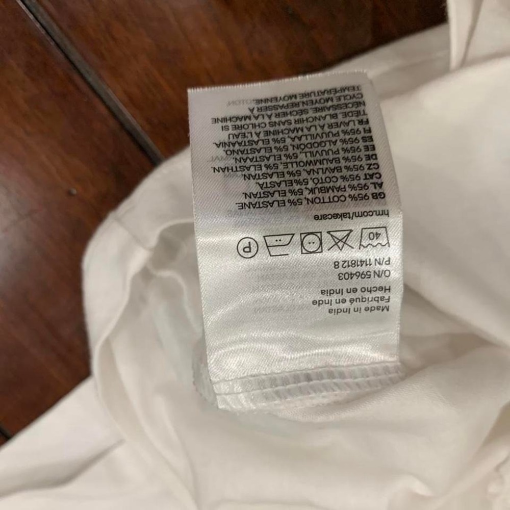 Y2K H&M Divided White Baby Tee Minimalist Renaissance Basic Small Indie off Duty - Picture 2 of 8